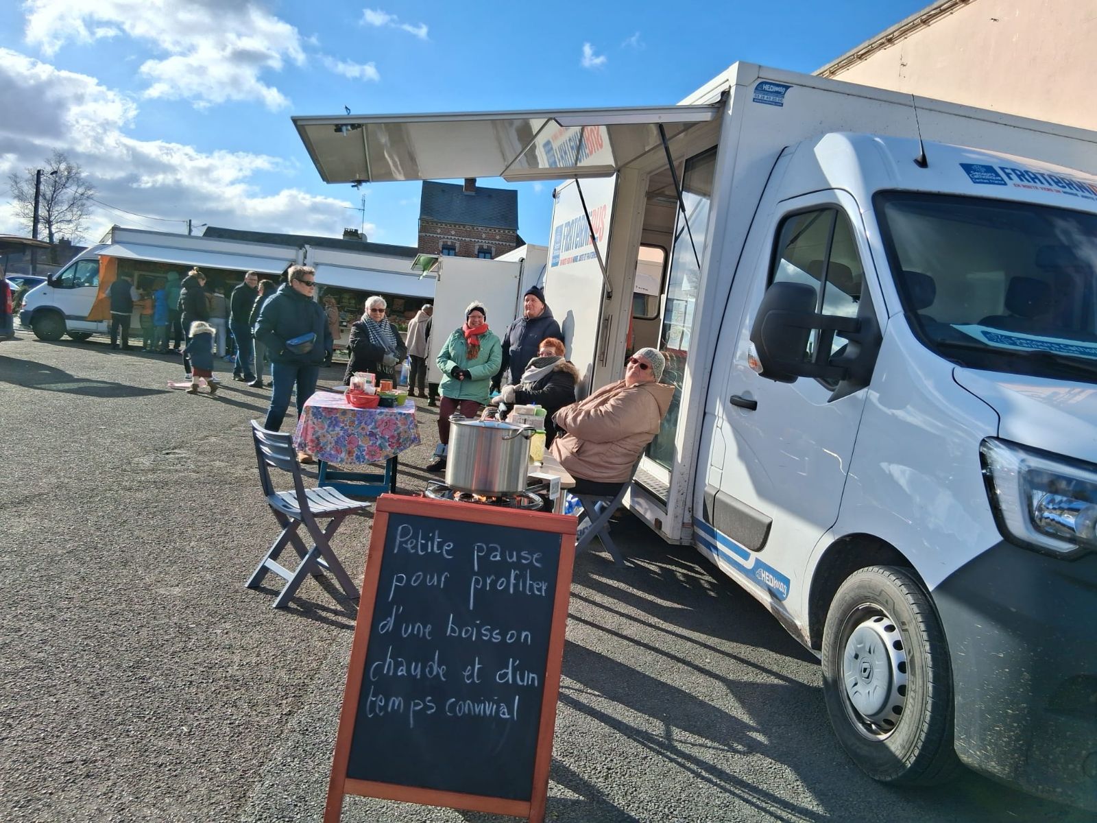 Le Fraternibus se mobilise pour rendre service. 