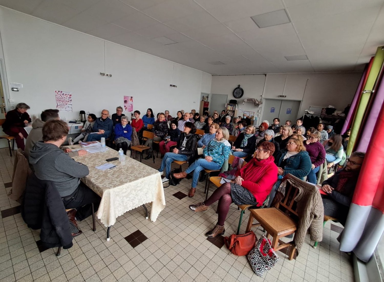 Conférence sur le thème de la doctrine sociale de l'église.